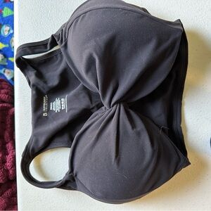 BuffBunny Twisted Curve Sports Bra in Black